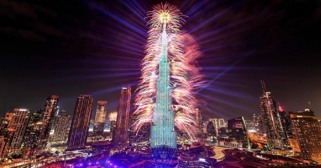 Burj Khalifa fireworks : ഡൗൺടൗൺ ദുബൈ പുതുവത്സര വെടിക്കെട്ട്: പൊതുജനങ്ങൾക്ക് സൗജന്യ പ്രവേശനം ; പിന്നെ എന്തൊക്കെയാണ് ഇവിടെ സൗജന്യമായി ലഭിക്കുക 1 newyear