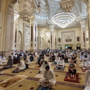 NAT 201204 prayer 1762cd8dd26 medium