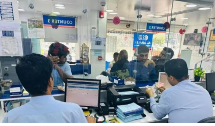 Indian Rupee drops against Dollar