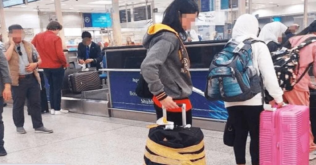 Kuwait deportation news : സുരക്ഷാക്യാമ്പനിങ് ശക്തം; കുവൈറ്റിൽ പതിനായിരക്കണക്കിന് പ്രവാസികൾക്ക് നാടുകടത്തപ്പെടുന്നു 1 airport 2