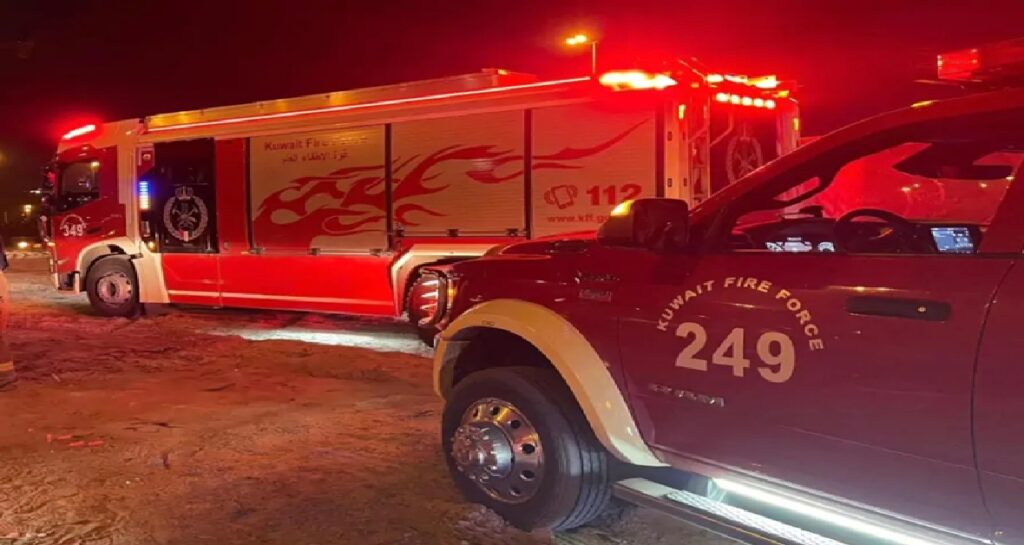 Seventh Ring Road accident Kuwait : കുവൈറ്റിൽ വാഹന അപകടം; ഒരു സ്ത്രീയും കുട്ടിയും മരിച്ചു, ഒരാൾക്ക് പരിക്ക് 1 KUWAIT ACCIDENT