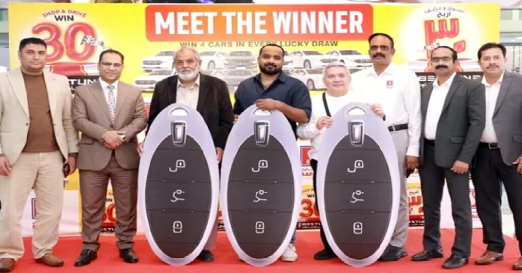 Safari Hypermarket promotion Qatar : സഫാരി ഹൈപ്പർമാർക്കറ്റ് ‘ഷോപ്പ് ആൻഡ് ഡ്രൈവ്’ പ്രൊമോഷൻ: ആദ്യ നറുക്കെടുപ്പ് വിജയികൾക്ക് കാറുകൾ കൈമാറി, നിങ്ങൾക്കും ഒരു കാർ സ്വന്തമാക്കാം, എങ്ങനെയെന്നല്ലേ ? 1 QATAR 123 1