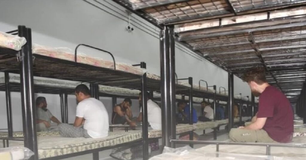 Kuwait Expatriates Deported : ജനുവരിയിൽ 3,500 പ്രവാസികളെ കുവൈറ്റിൽ നിന്ന് നാടുകടത്തി 1 KUWAIT HOME