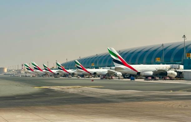 UAE Flight updates advisories;യു.എ.ഇയിലെ മഴ; വിമാന സർവീസുകൾക്ക് തടസ്സം, പുറപ്പെടും മുൻപ് യാത്രക്കാർ അറിഞ്ഞിരിക്കേണ്ട കാര്യങ്ങൾ 1 284786