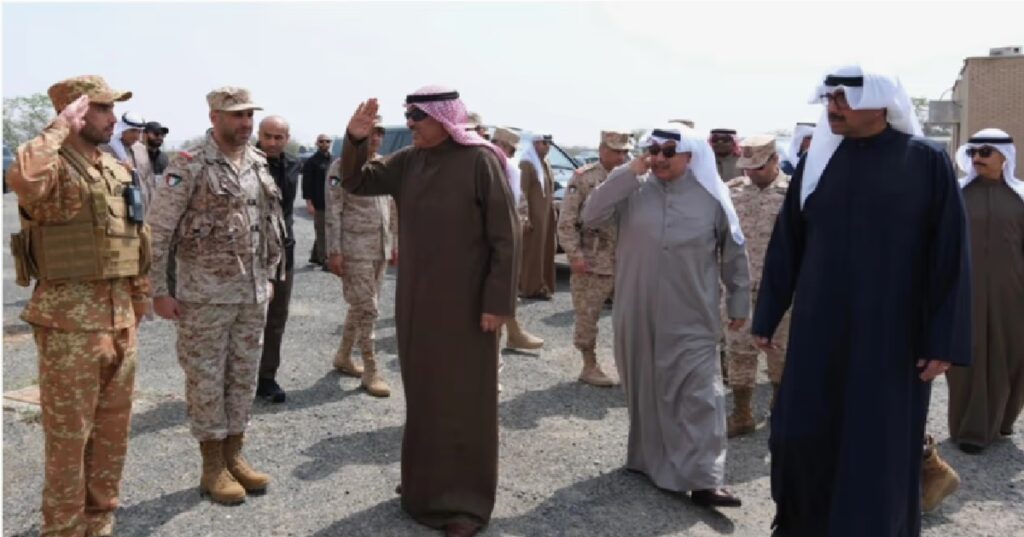 സൈനിക താവളങ്ങളിൽ നേരിട്ടെത്തി കുവൈത്ത് കിരീടാവകാശി, രാജ്യസുരക്ഷാ സജ്ജീകരണങ്ങൾ വിലയിരുത്തി മടക്കം 1 KUWAIT NEW