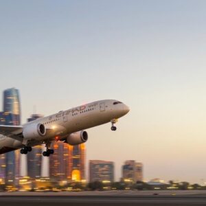 Etihad Airways job vacancies in Abu Dhabi cabin crew engineer manager recruitment