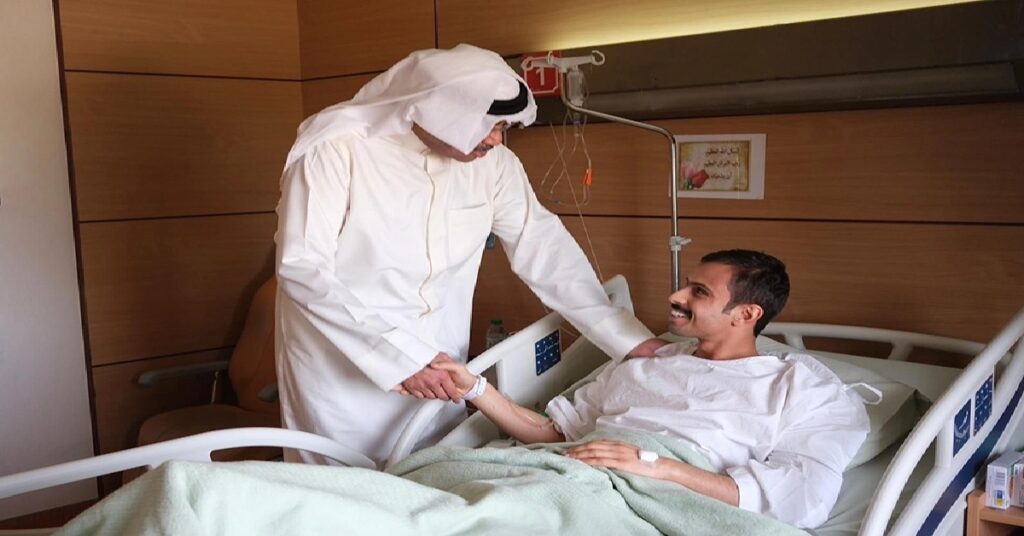 Kuwait Defense Minister visits injured soldiers :ഡ്രോൺ ആക്രമണത്തിൽ പരിക്കേറ്റ സൈനികരെ സന്ദർശിച്ച് കുവൈറ്റ് പ്രതിരോധ മന്ത്രി; മികച്ച ചികിത്സ ഉറപ്പാക്കാൻ നിർദ്ദേശം 1 dron 3