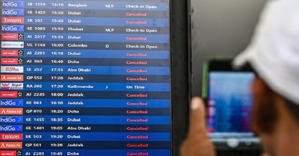 Sharjah to Muscat Bus :യുഎഇയിൽ കുടുങ്ങിയ ഇന്ത്യക്കാർ ശ്രദ്ധിക്കുക: നാട്ടിലെത്താൻ ഒമാൻ വഴി ബസ് സർവീസ്; ഫുജൈറയിൽ നിന്ന് പ്രത്യേക വിമാനങ്ങൾ, നാടണയാൻ ഇതാ ചിലവഴികൾ 1 jobs saved