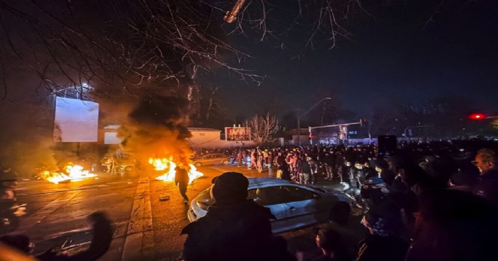 Iran attack Kuwait casualties :ഇറാന്റെ ആക്രമണം; കുവൈറ്റിൽ ഒരു മരണം, പരിക്കേറ്റ 32 പേർ ആശുപത്രിയിൽ 1 war 444444444