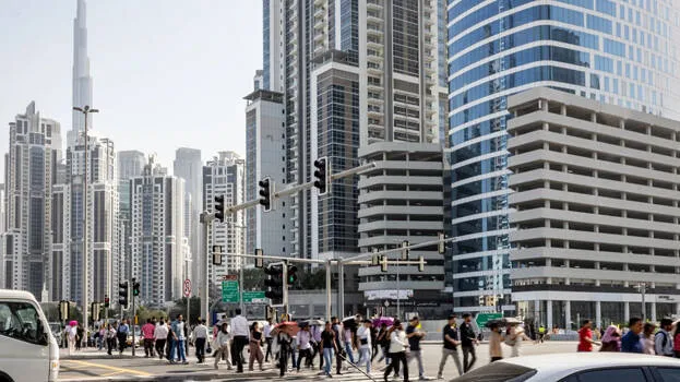 യുദ്ധം എല്ലാം മാറ്റിമറിച്ചു; പണികിട്ടിയത് കുടുംബമായി ജീവിക്കുന്നവർക്ക്;പ്രവാസികൾക്ക് ഇരട്ടിച്ചെലവ് 1 uae.1.3793752