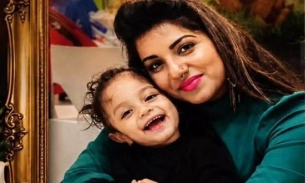 ഷാർജയിൽ മലയാളി യുവതിയെയും അഞ്ചുവയസ്സുകാരിയായ മകളെയും മരിച്ച നിലയിൽ കണ്ടെത്തി 1 386407