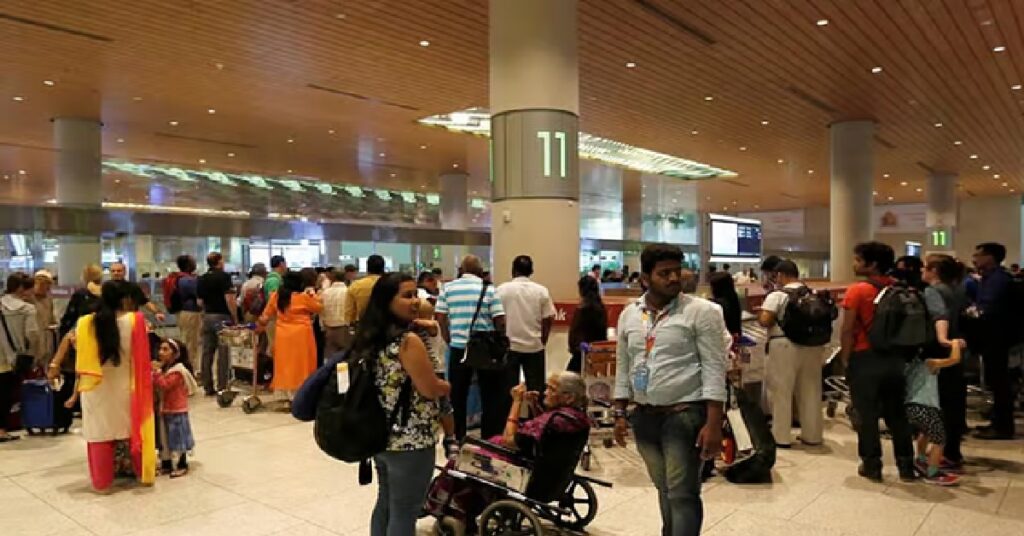 Jet fuel price surge flight ticket പ്രവാസികൾക്ക് വീണ്ടും പ്രഹരം; പെരുന്നാൾ അവധിക്കാലം വിമാന നിരക്കുകളിൽ 40 ശതമാനം വരെ ഉയരും ! ; മുൻകൂട്ടി ബുക്ക് ചെയ്യാൻ നിർദ്ദേശം! 1 airport 6
