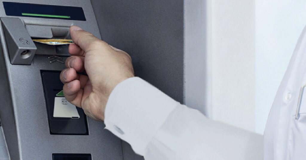 Qatar Central Bank Eid money exchange ATM ഈദിന് പുതിയ നോട്ടുകൾ വാങ്ങാം; ഖത്തറിൽ പ്രത്യേക 'ഈദ് മണി എക്സ്ചേഞ്ച്' എടിഎമ്മുകൾ സജ്ജമായി; 10 പ്രധാന കേന്ദ്രങ്ങളിൽ ലഭ്യമാകും! 1 atm
