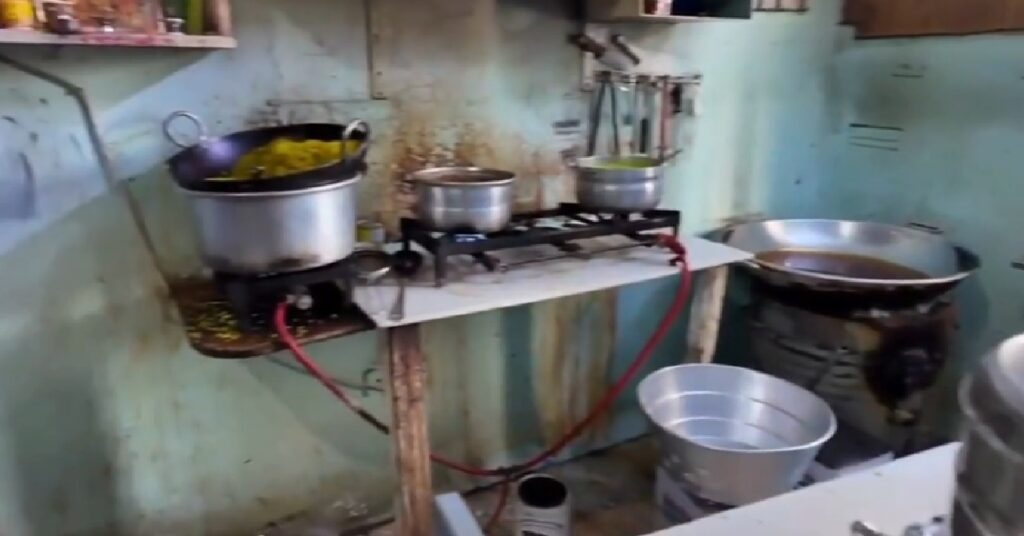 Kuwait illegal restaurant raid സ്വകാര്യ വസതിയിൽ അനധികൃത റെസ്റ്റോറന്റ്; കേടായ ഭക്ഷണം വിറ്റ സ്ഥാപനം കുവൈറ്റിൽ പൂട്ടിച്ചു 1 kuwait 123 3