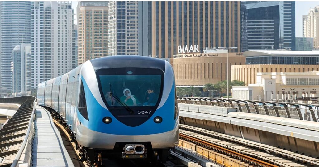 Dubai RTA free public parking Eid പെരുന്നാൾ സമ്മാനമായി ദുബായ്; മെട്രോ സർവീസുകൾ പുലർച്ചെ 1 വരെ നീട്ടി, 5 ദിവസം പൊതുപാർക്കിങ് പൂർണ്ണമായും സൗജന്യമാക്കി ആർടിഎ 1 metro