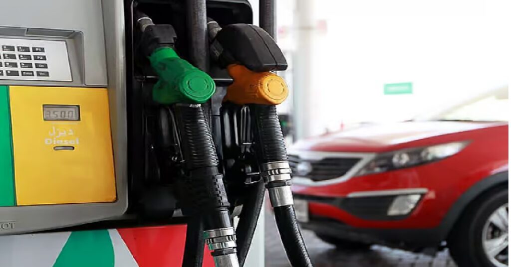 UAE petrol price hike May 2026 fuel യുഎഇയിൽ പെട്രോൾ അടിക്കാൻ ഇനി പോക്കറ്റ് കീറും; മൂന്ന് മാസത്തിനിടെ കൂടിയത് 50%; പ്രവാസികൾക്ക് കനത്ത ആഘാതം 1 petrol