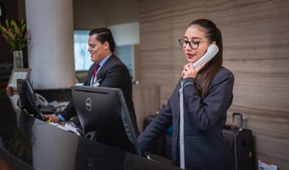 receptionist job uae