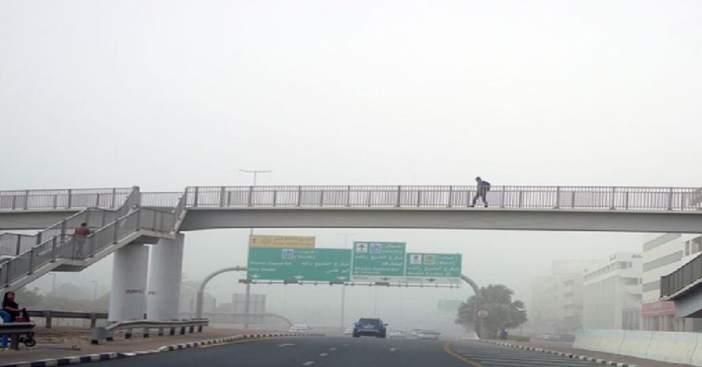 UAE weather updates NCM dust യു.എ.ഇയിൽ ഈ ആഴ്ച ശക്തമായ കാറ്റും പൊടിപടലങ്ങളും; താപനില കുറയും, കടൽ പ്രക്ഷുബ്ധമാകാൻ സാധ്യത 1 uae neww