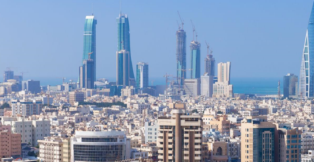Bahrain Interior Ministry: Warning siren had been sounded ബഹ്റൈനെതിരെയുള്ള ഇറാന്റെ ആക്രമണങ്ങൾ തടഞ്ഞുവെന്നും കുവൈറ്റ് തിരിച്ചടിച്ചുവെന്നും അമേരിക്ക; സമാധാന ചർച്ചകൾ സ്തംഭനാവസ്ഥയിലാണെന്നും റിപ്പോർട്ട് 1 bahrain