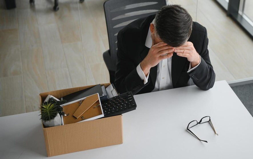 UAE Faces Significant Job Losses, Report Says യുദ്ധത്തിന്റെ ആഘാതം: യുഎയിൽ വൻ തൊഴിൽ നഷ്ടമെന്ന് റിപ്പോർട്ട് 1 JOB e1784438338172