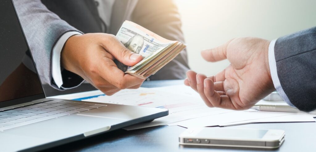 UAE Grants Loan Repayment Relief to Bank Customers അറിഞ്ഞോ? യുഎഇയില് 1.35 ലക്ഷം പേര്ക്ക് ബാങ്ക് ലോണ് തിരിച്ചടക്കുന്നതില് ഇളവ് 1 The Six Most Toxic Small Business Loan Myths 1 e1785477697385