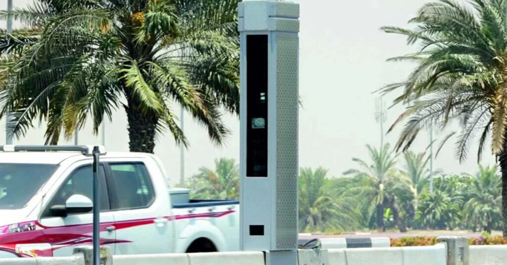 150 more smart radars on Dubai roads ട്രാഫിക് നിയമം ലംഘിച്ചാല് പണി ഉറപ്പ്; കൂടുതല് സ്മാര്ട്ട് റഡാറുകളുമായി ദുബായിലെ ട്രാഫിക് പോലീസ് 1 radar