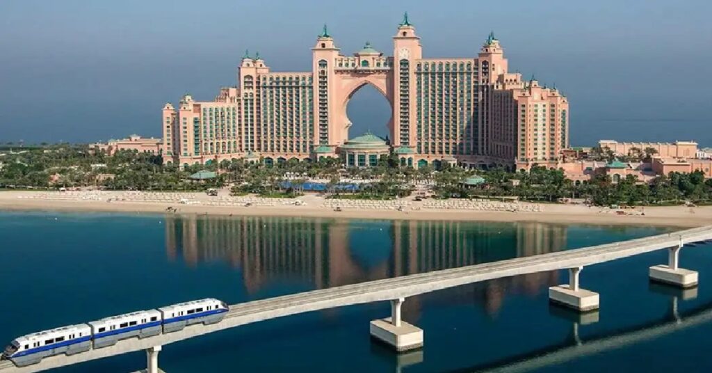 Dubai Palm Monorail ദുബായിലെ പാം മോണോറെയിൽ സർവീസ് വീണ്ടും തുടങ്ങി; പാം ജുമൈറ സന്ദർശനം ഇനി കൂടുതൽ എളുപ്പം 1 uae 45
