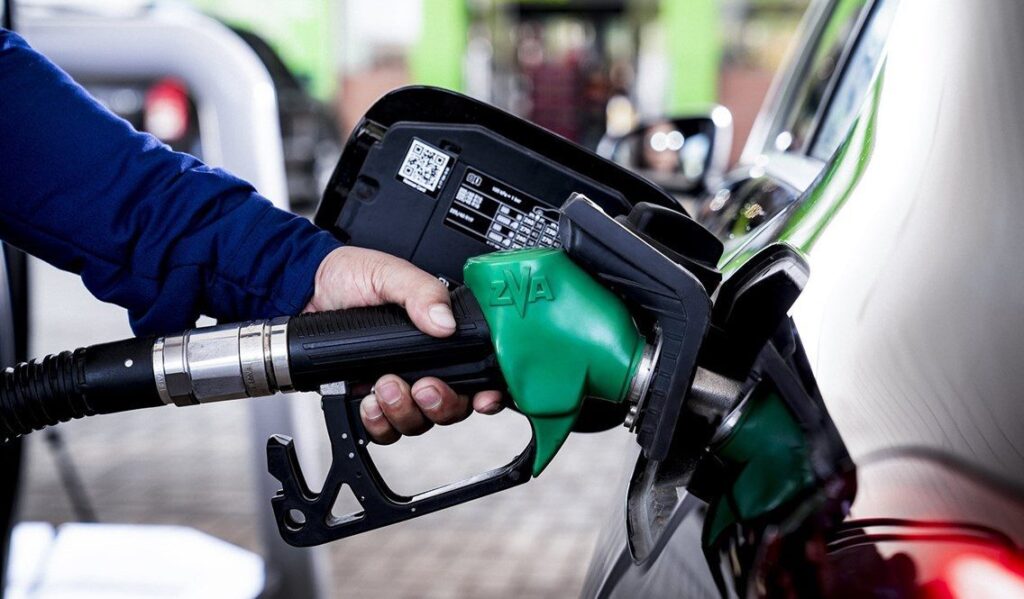 Revised UAE Fuel Prices to Take Effect from August 1 ഫുൾ ടാങ്ക് അടിച്ചോളൂ; യുഎഇയിലെ പുതുക്കിയ ഇന്ധനവില ഓഗസ്റ്റ് ഒന്ന് മുതല് 1 uae oil rate e1785491621693