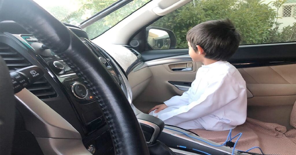 Qatar child car seat rules കുട്ടികളുടെ വാഹനയാത്രയ്ക്ക് പുതിയ സുരക്ഷാ നിർദേശങ്ങൾ; സീറ്റ് ബെൽറ്റ് നിർബന്ധമെന്ന് ഖത്തർ ആഭ്യന്തര മന്ത്രാലയം 1 QATAR DRIVE