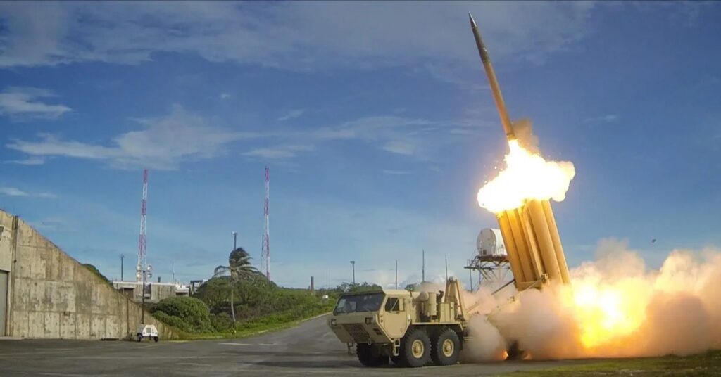 UAE air defence ഏത് ഭീഷണിയെയും നേരിടും’; ഇറാൻ മിസൈൽ ആക്രമണത്തിന് പിന്നാലെ യുഎഇ വ്യോമപ്രതിരോധത്തിന്റെ ദൃശ്യങ്ങൾ പുറത്ത് 1 UAE 444444444