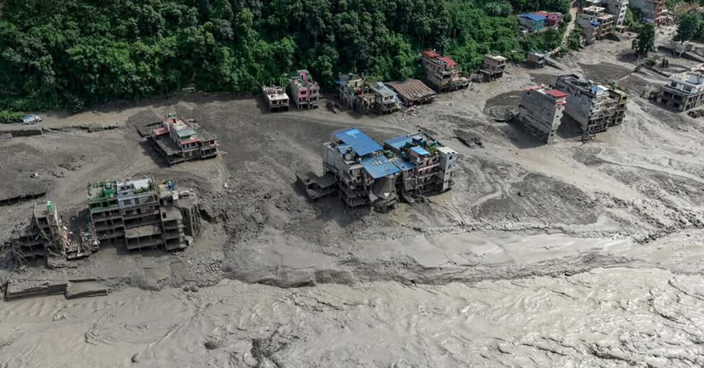 UAE Announces AED 37 Million Aid for Nepal Disaster Victims നേപ്പാൾ പ്രളയ–മണ്ണിടിച്ചിൽ ദുരിതബാധിതർക്ക് യുഎഇയുടെ 37 മില്യൺ ദിർഹം സഹായം 1 nepal flood e1788008692365