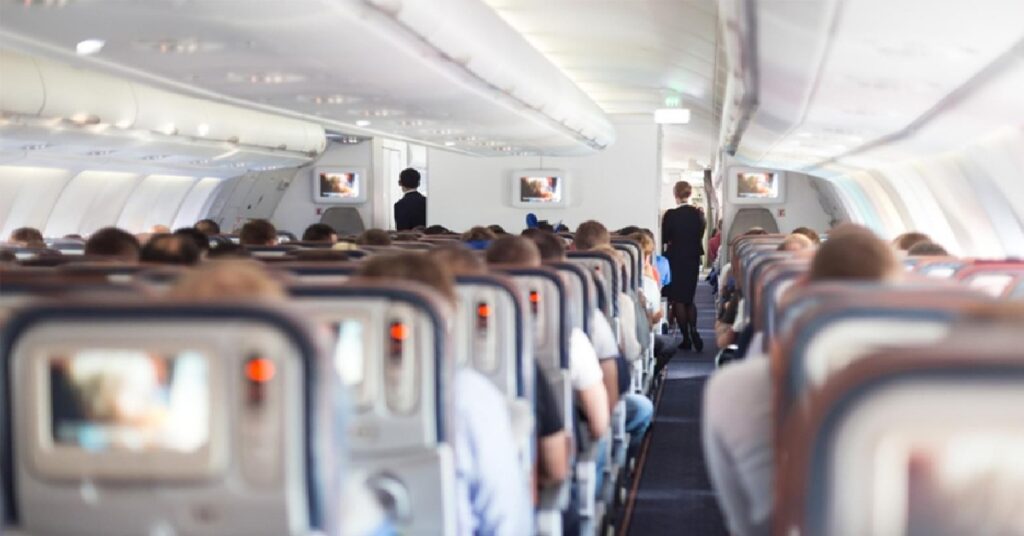 Boarding pass security :വിമാന യാത്രക്കാർ സാധാരണയായി ചെയ്യുന്ന ഒരു പ്രധാന തെറ്റ് ; സോഷ്യൽ മീഡിയയിൽ ഇത് പോസ്റ്റ് ചെയ്യരുത്; മുന്നറിയിപ്പുമായി അധികൃതർ 1 social media
