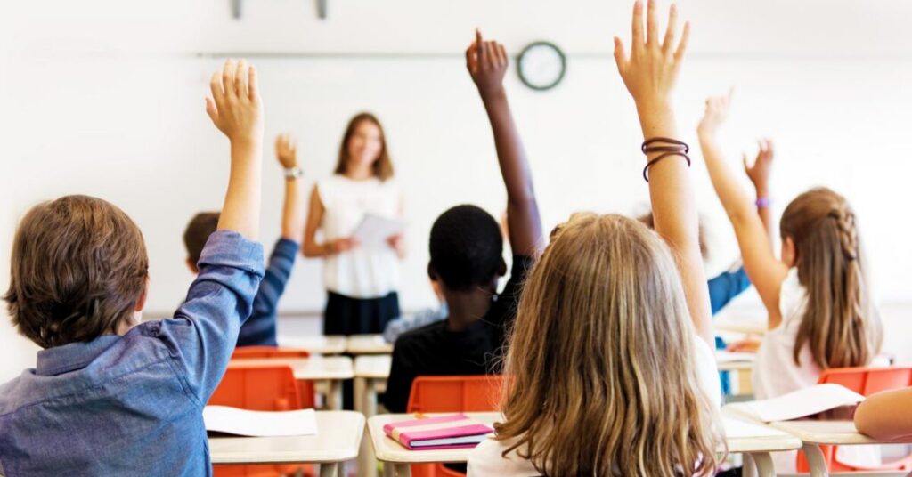 School Attendance in Dubai ദുബൈയിലെ സ്കൂൾ ഹാജർ: രക്ഷിതാക്കൾ അറിഞ്ഞിരിക്കേണ്ട പ്രധാന കാര്യങ്ങൾ ഇവയാണ് 1 STUDENTS e1790406039517