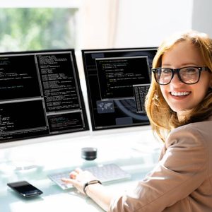 computersystemsinstitute 355899 woman desk coding blogbanner1