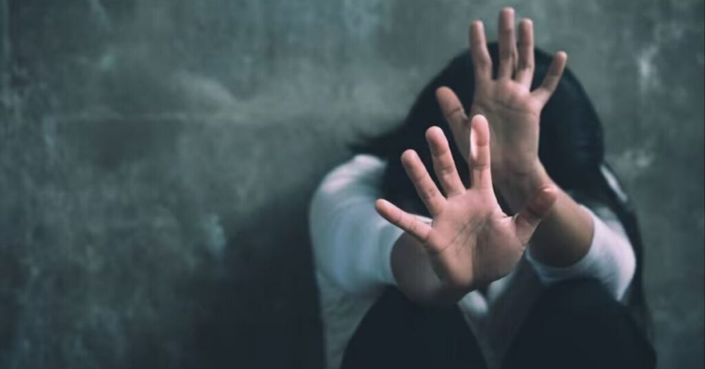 Abu Dhabi Court Orders Compensation for Wife Assaulted by Husband ഭാര്യയെ ആക്രമിച്ച ഭർത്താവിന് 50,000 ദിർഹം നഷ്ടപരിഹാരം; അബുദബി കോടതിയുടെ ഉത്തരവ് 1 court e1790744580820