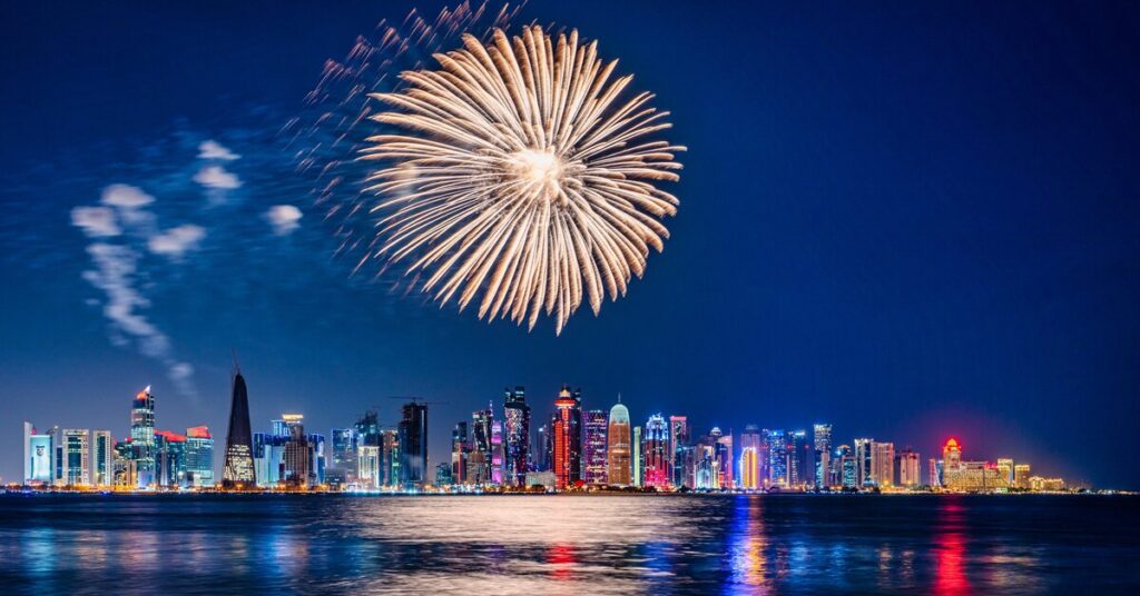 Qatar Requires Prior Approval for Fireworks and Laser Lights ഖത്തറിൽ വെടിക്കെട്ടിനും ലേസർ ലൈറ്റുകൾക്കും മുൻകൂർ അനുമതി നിർബന്ധം 1 fireworks corniche e1790650345357