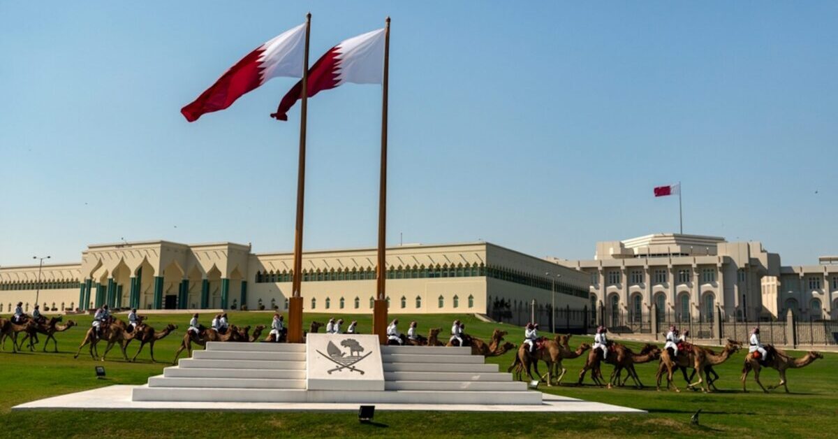 Qatar Rejecting Israeli Media Reports ഹമാസിന് സാമ്പത്തിക സഹായം നൽകിയിട്ടില്ലെന്ന് ഖത്തർ; ഇസ്രായേൽ മാധ്യമ റിപ്പോർട്ടുകൾ തള്ളി 1 qa flag scaled e1789788807689