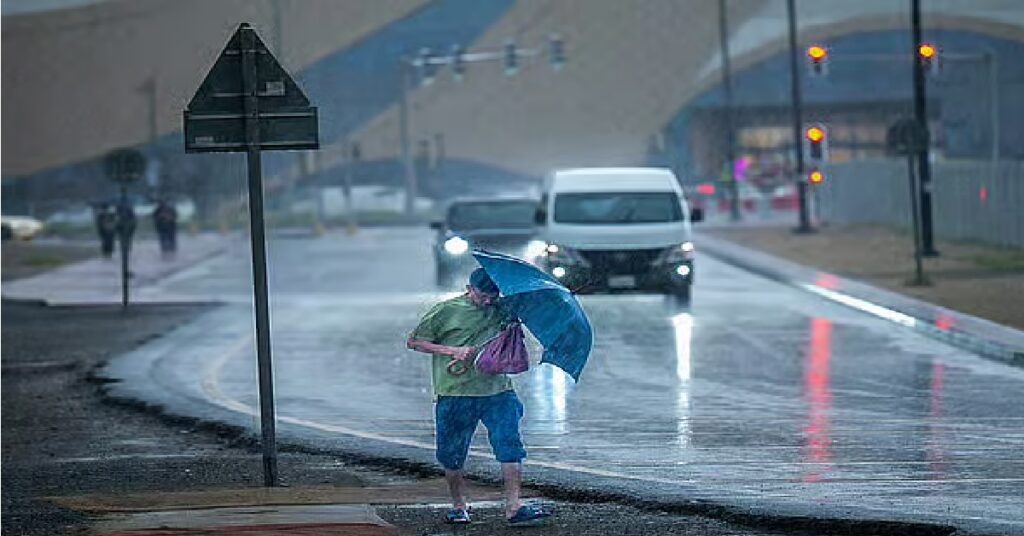 UAE weather October 2026 ഒക്ടോബറിൽ യുഎഇയിൽ സാധാരണയേക്കാൾ കൂടുതൽ മഴയ്ക്ക് സാധ്യത; താപനിലയും ഉയർന്നേക്കും 1 rain 1