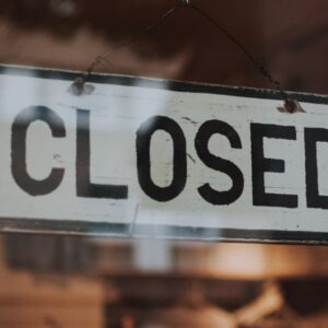 store closing sign2 1280x720 1 e1788966778822