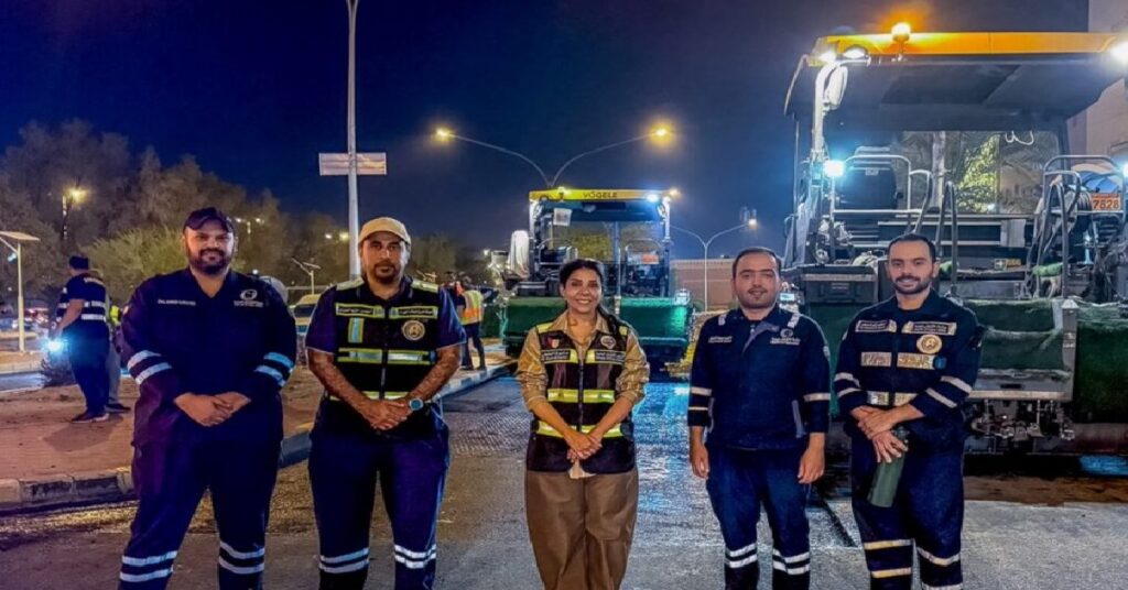 Kuwait road maintenance projects കുവൈത്തിൽ റോഡ് അറ്റകുറ്റപ്പണികൾ വിലയിരുത്തി മന്ത്രി; സമയബന്ധിതമായി പൂർത്തിയാക്കാൻ നിർദേശം 1 HOME 6