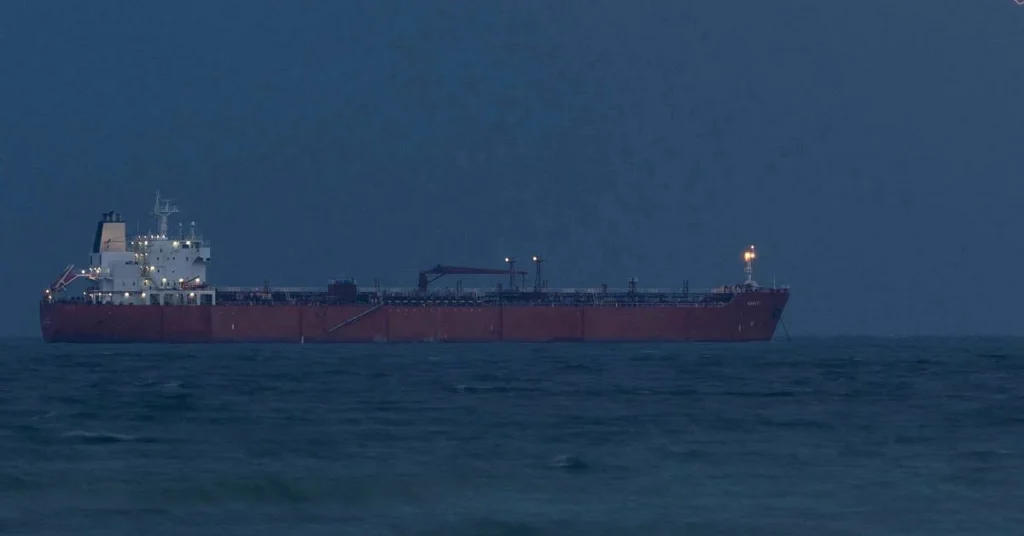 Indian Sailor Among Five Killed in Somali Pirate Attack സൊമാലിയൻ കടൽക്കൊള്ളക്കാരുടെ ആക്രമണം; ഇന്ത്യൻ നാവികനടക്കം അഞ്ച് പേർ കൊല്ലപ്പെട്ടു 1 TVtwfLyb e1790830961392