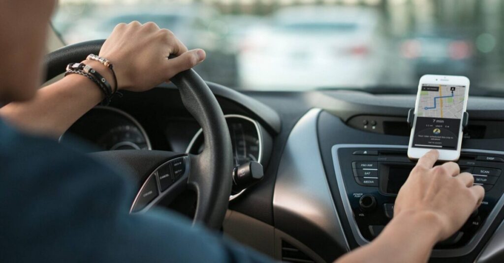 Kuwait Opens Uber Driving Opportunities for Citizens കുവൈത്തിൽ ഇനി സ്വദേശികൾക്കും ഊബർ ഡ്രൈവർമാരാകാം; യുവാക്കളുടെ തൊഴിൽ ഭാവിയെക്കുറിച്ച് ചർച്ച 1 Uber Driver Scam e1791089365489