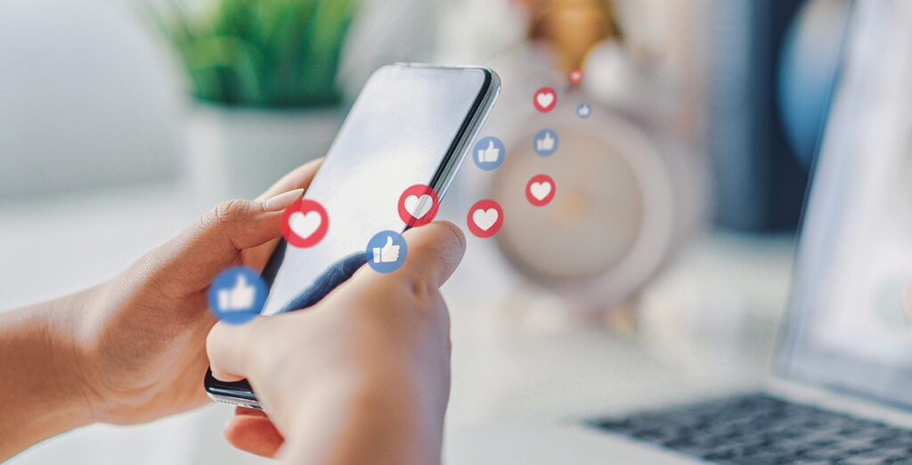 New Licensing Rules for Social Media Influencers കുവൈത്തിൽ പുതിയ മാധ്യമ നിയമം, സോഷ്യൽ മീഡിയ ഇൻഫ്ലുവൻസർമാരെ നിയന്ത്രണങ്ങൾ ബാധിക്കുക ഇങ്ങനെ 1 social media e1791172602389
