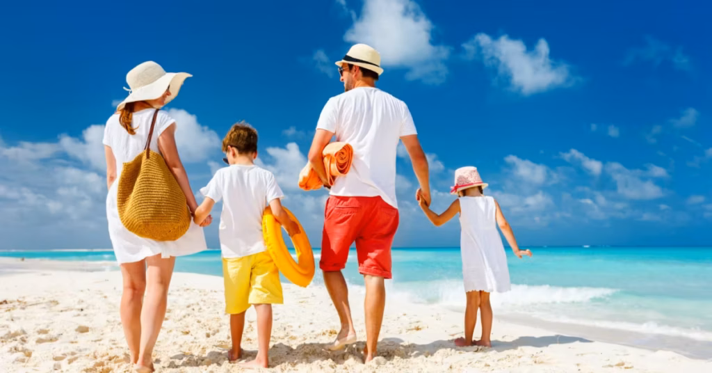 Some Schools in the UAE Begin Holidays Today യുഎഇയിലെ ചില സ്കൂളുകൾക്ക് ഇന്ന് മുതൽ അവധി; ആഘോഷമാക്കാനൊരുങ്ങി കുടുംബങ്ങൾ 1 summer vacation e1791790521732